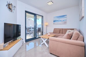 Classic Apartment, Balcony, Beach View | Living area - Ray Holiday Apartment (Okrug Gornji)