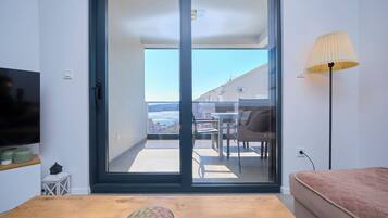 Classic Apartment, Balcony, Beach View | Living area