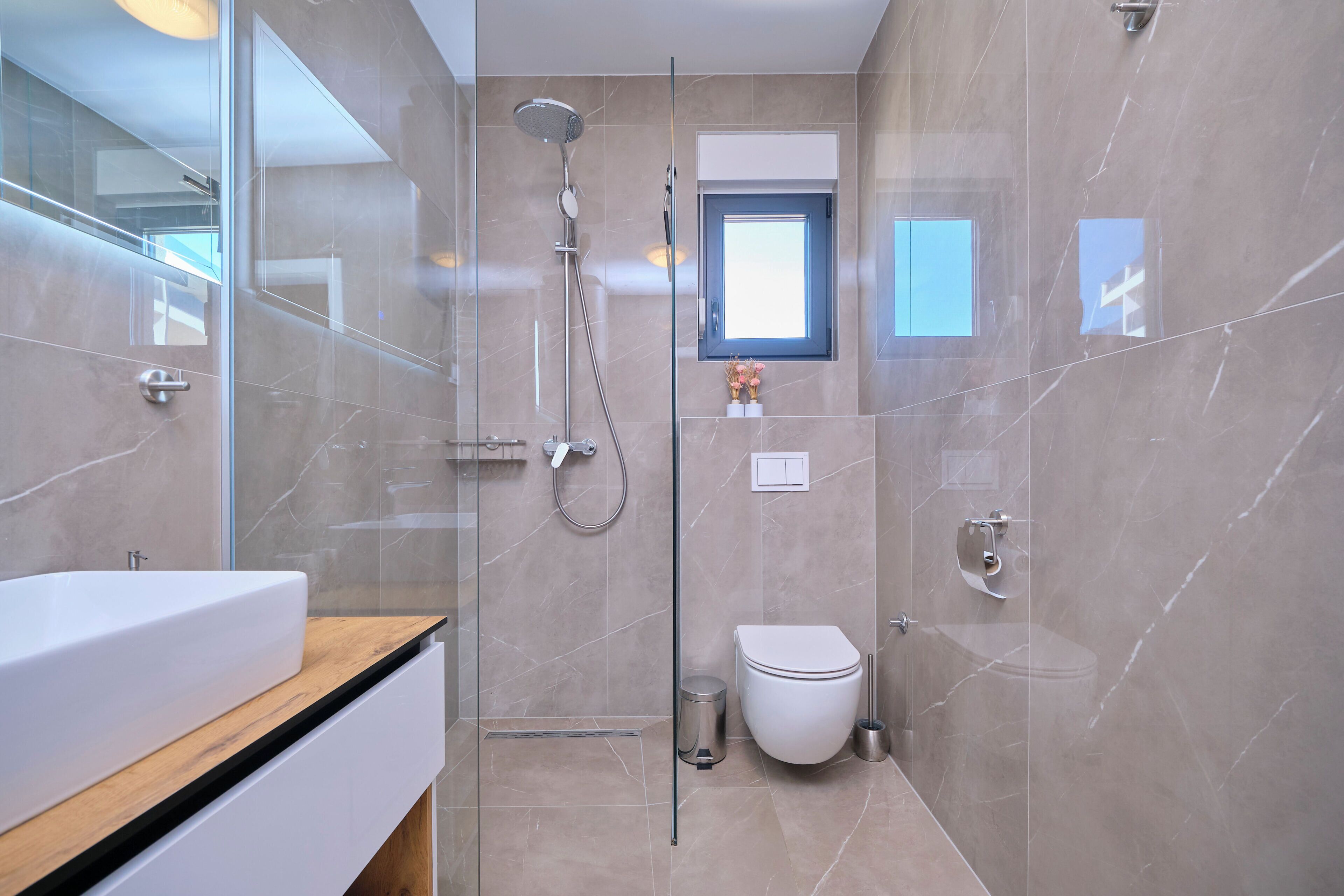 Classic Apartment, Balcony, Beach View | Bathroom | Towels, toilet paper