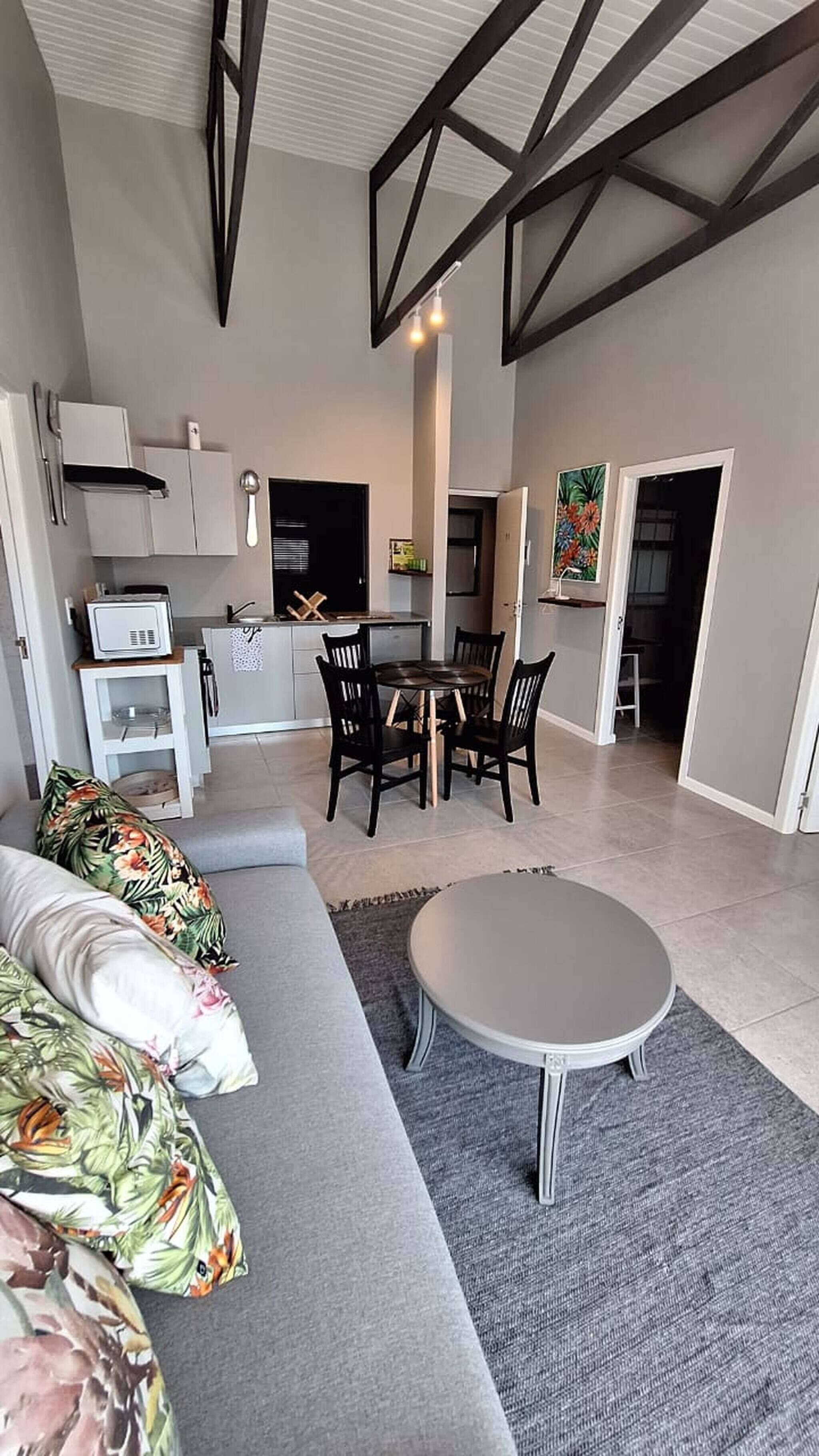 Apartamento, 2 quartos, varanda | Área de estar