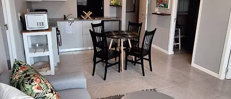 Apartment, 2 Bedrooms, Patio | Living area