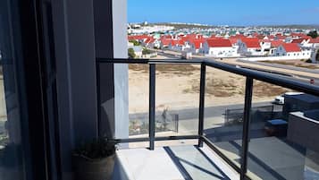 Apartamento, 2 quartos, varanda | Sacada