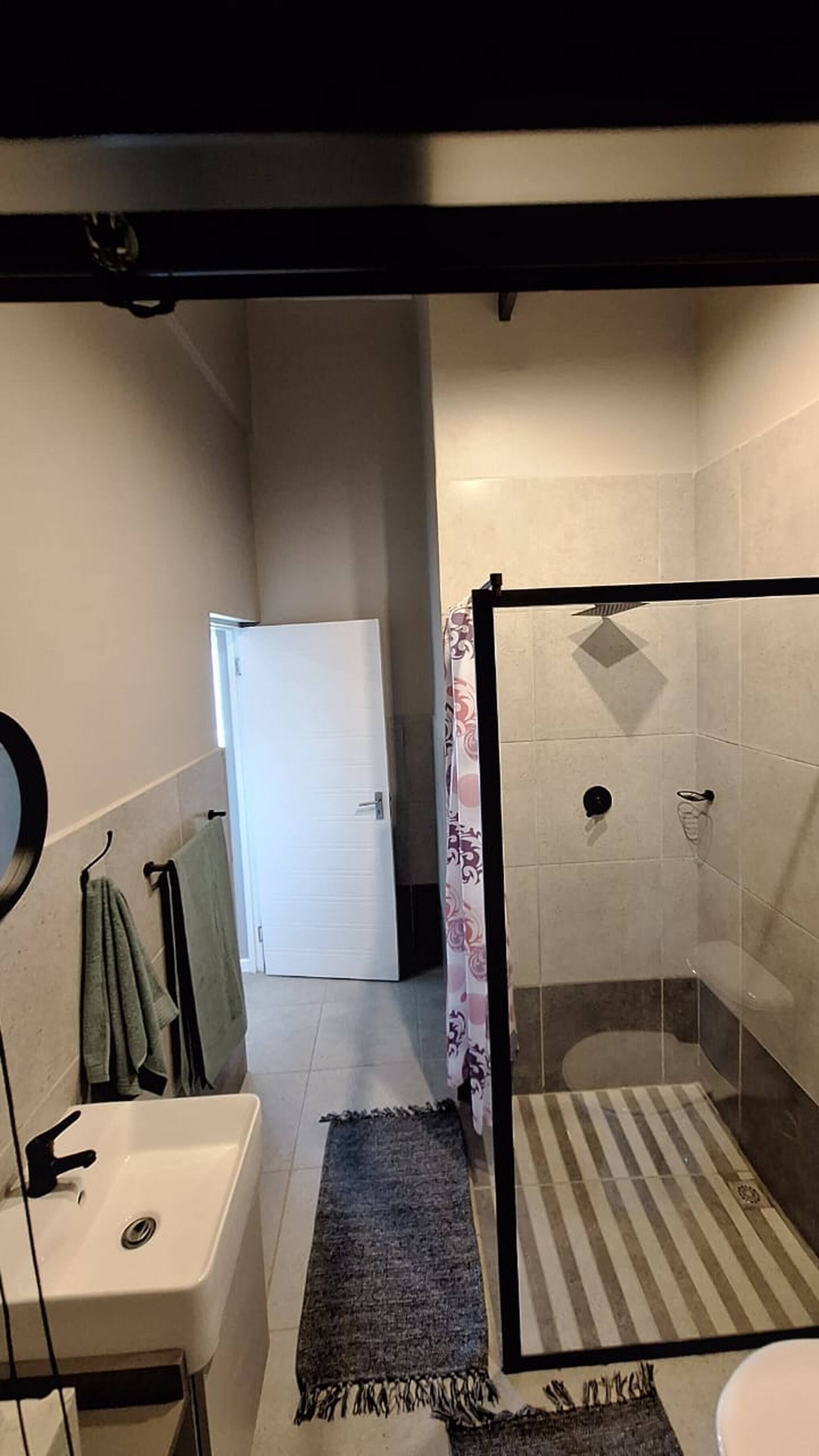 Apartemen, 2 kamar tidur, patio | Kamar mandi