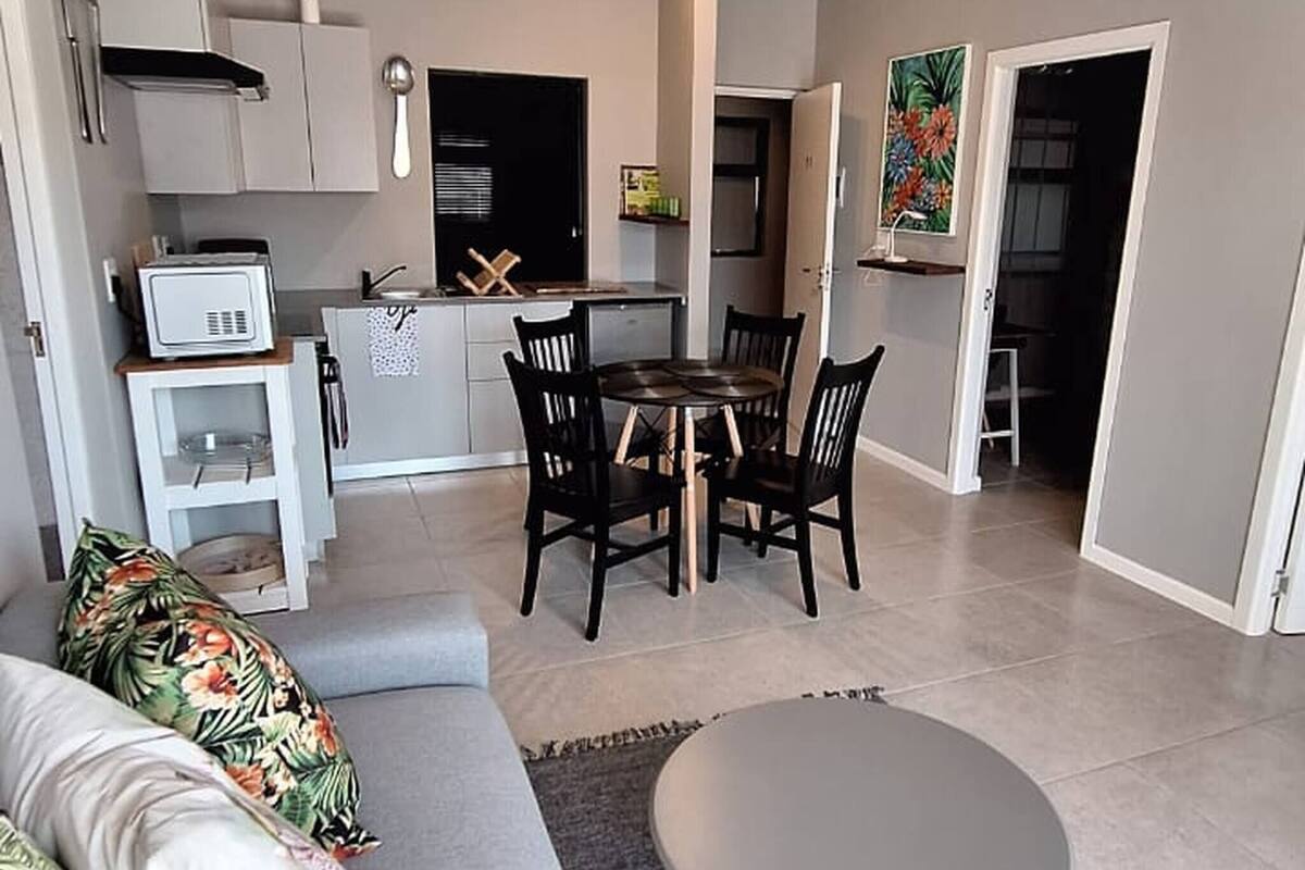 Apartment, 2 Bedrooms, Patio | Living area