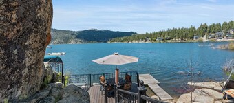 Lakefront Cottage w/ Hot Tub | Iconic Boulder Bay Retreat