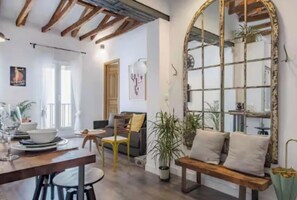 Interior - Exclusive Renovated Penthouse in La Latina–Walk to Plaza Mayor & Puerta del Sol (Madrid)