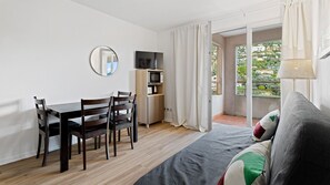 TV - Charming apart for 4 in the city center (Grasse)