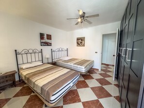 Room - Apartment 'Beach Front Home A125' with Sea View, Wi-Fi and Air Conditioning (Torrox Costa)