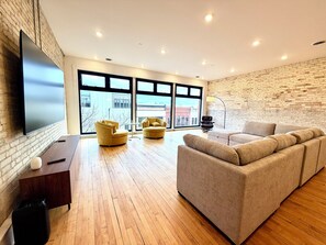 Living area - Panoramic Views of TC in this Spacious 3 Bedroom Condo (Traverse City)
