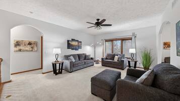 House, 3 Bedrooms | Living area