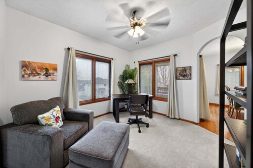 Quiet Lincoln Gem 3 King Brs Garage 3 Bedroom Home