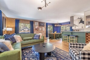Living area - Donner Lake Outpost 4 Bedroom Home (Truckee)