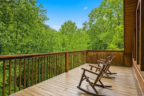 Property grounds - Black Bear Hideaway 2 Bedroom Home (Sevierville)