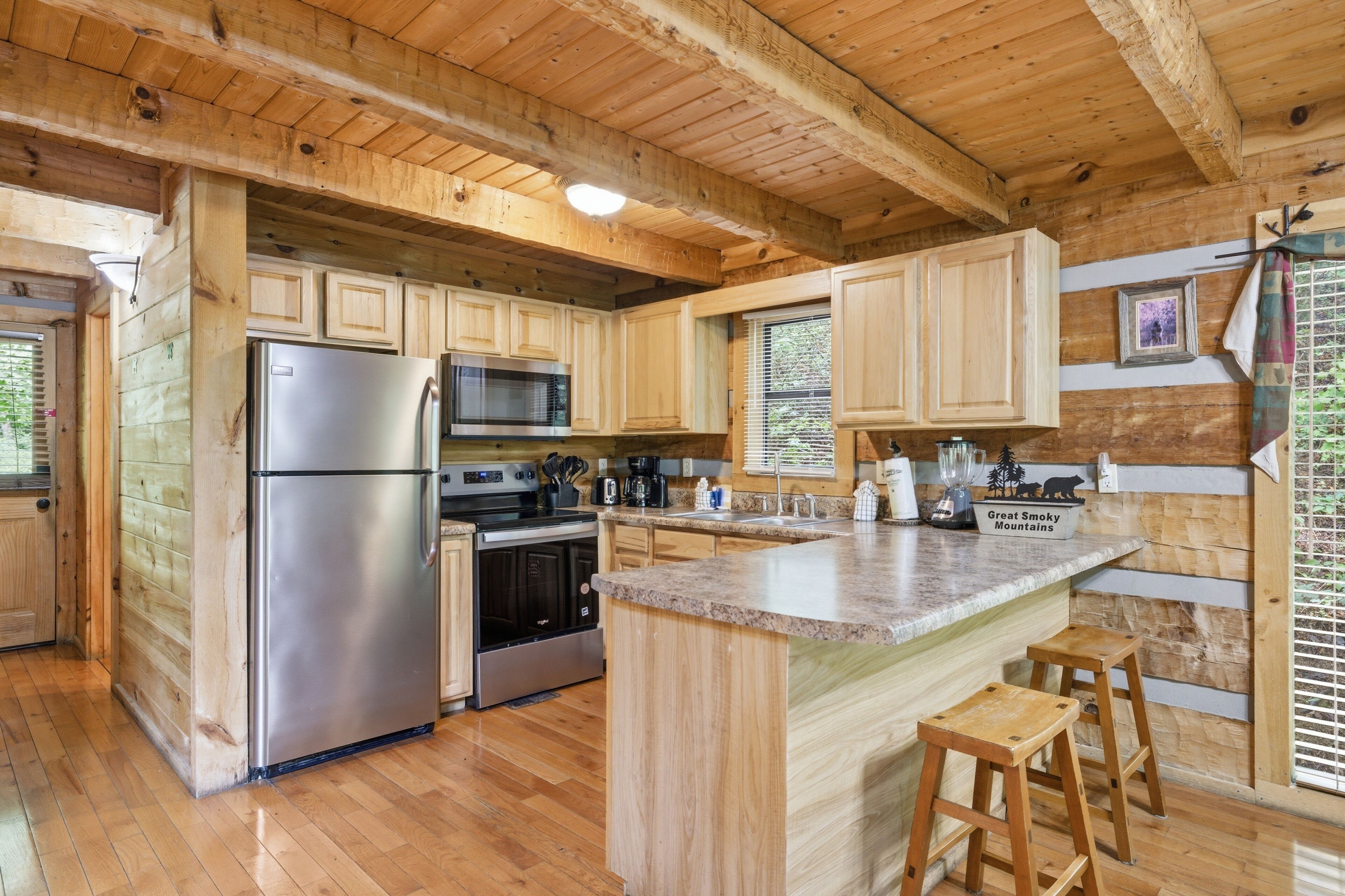 Cabin, 2 Bedrooms | Private kitchen