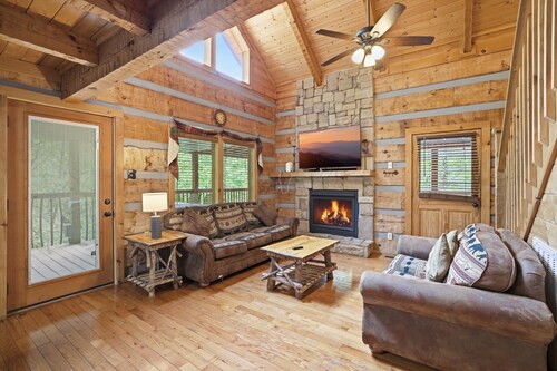 Black Bear Hideaway 2 Bedroom Home