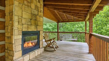Cabin, 2 Bedrooms | Property grounds