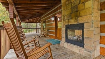 House, 2 Bedrooms | Terrace/patio