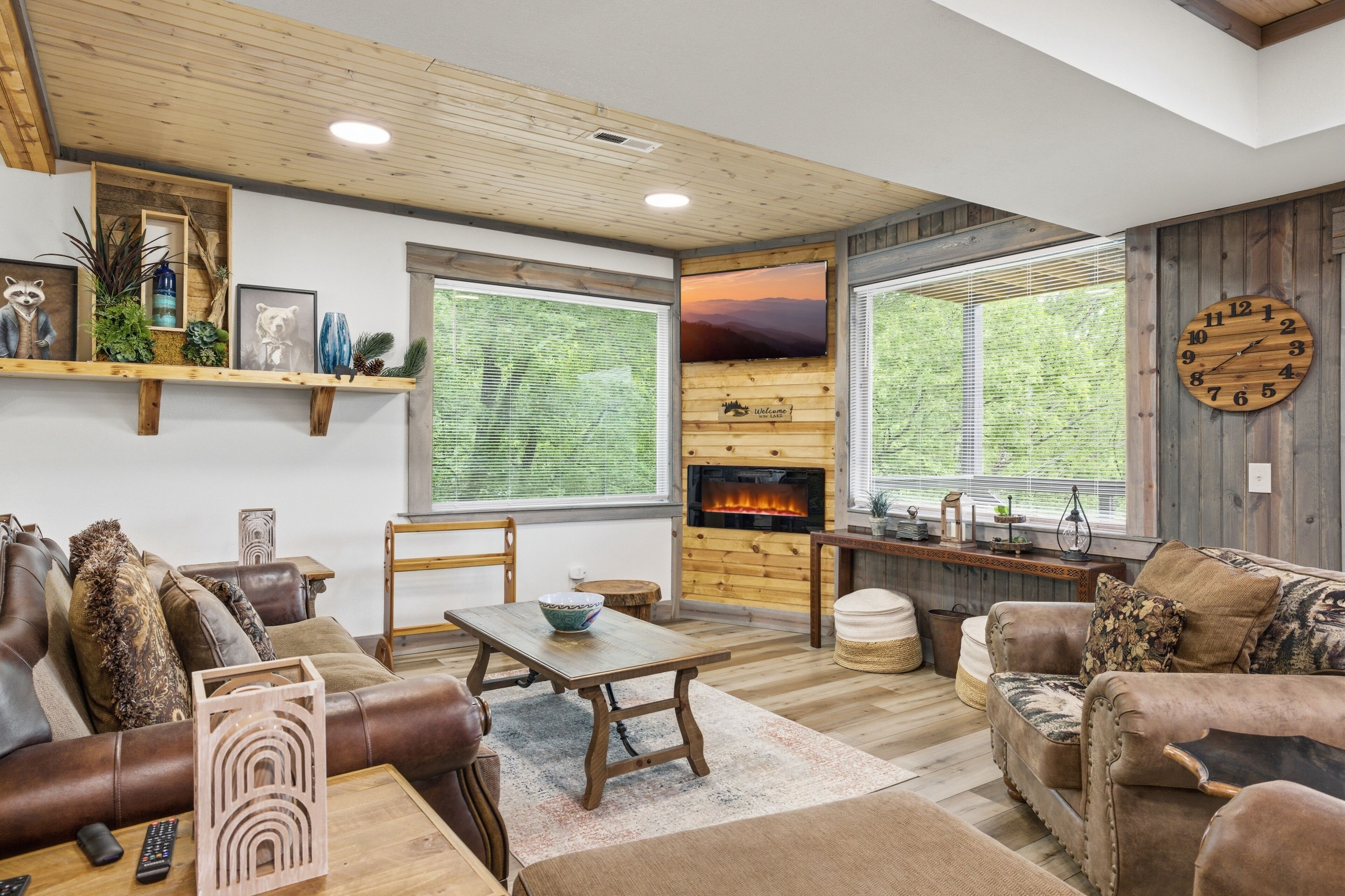 Cabane, 3 chambres | Coin séjour | TV connectée