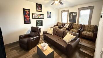 House, 3 Bedrooms | Living area