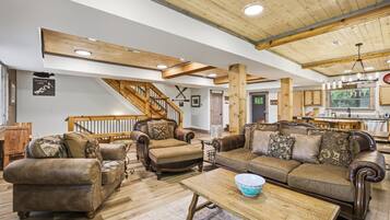 Cabin, 3 Bedrooms | Interior