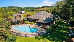 Pool - Sanctuary Retreat 3 Bedroom Home (Sevierville)