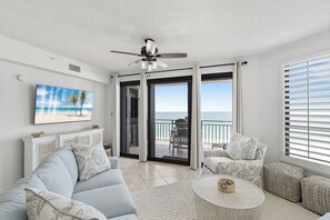 Living area - Unit 0703E a beautiful 2 bedroom and 2 bath unit (Orange Beach)