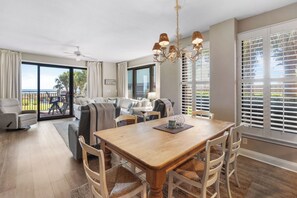 Dining - 0105W-3 bedroom unit located on the 1st floor (Orange Beach)