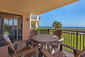 Outdoor dining - 0105W-3 bedroom unit located on the 1st floor (Orange Beach)