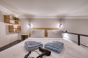 1 bedroom, iron/ironing board, free WiFi, bed sheets - Sophisticated 1 bedroom apartment GOBLUGF (Cospicua)