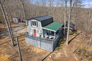 Exterior - Lil Fantasy Hideaway | Hot Tub • Mtn Views • Pets (Pigeon Forge)