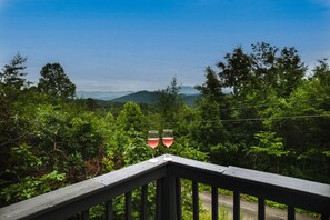 Property grounds - Lil Fantasy Hideaway | Hot Tub • Mtn Views • Pets (Pigeon Forge)