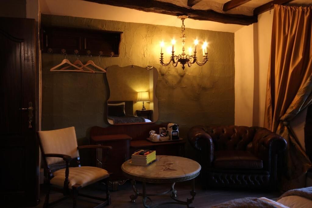 Deluxe Double or Twin Room, Courtyard View | Interior