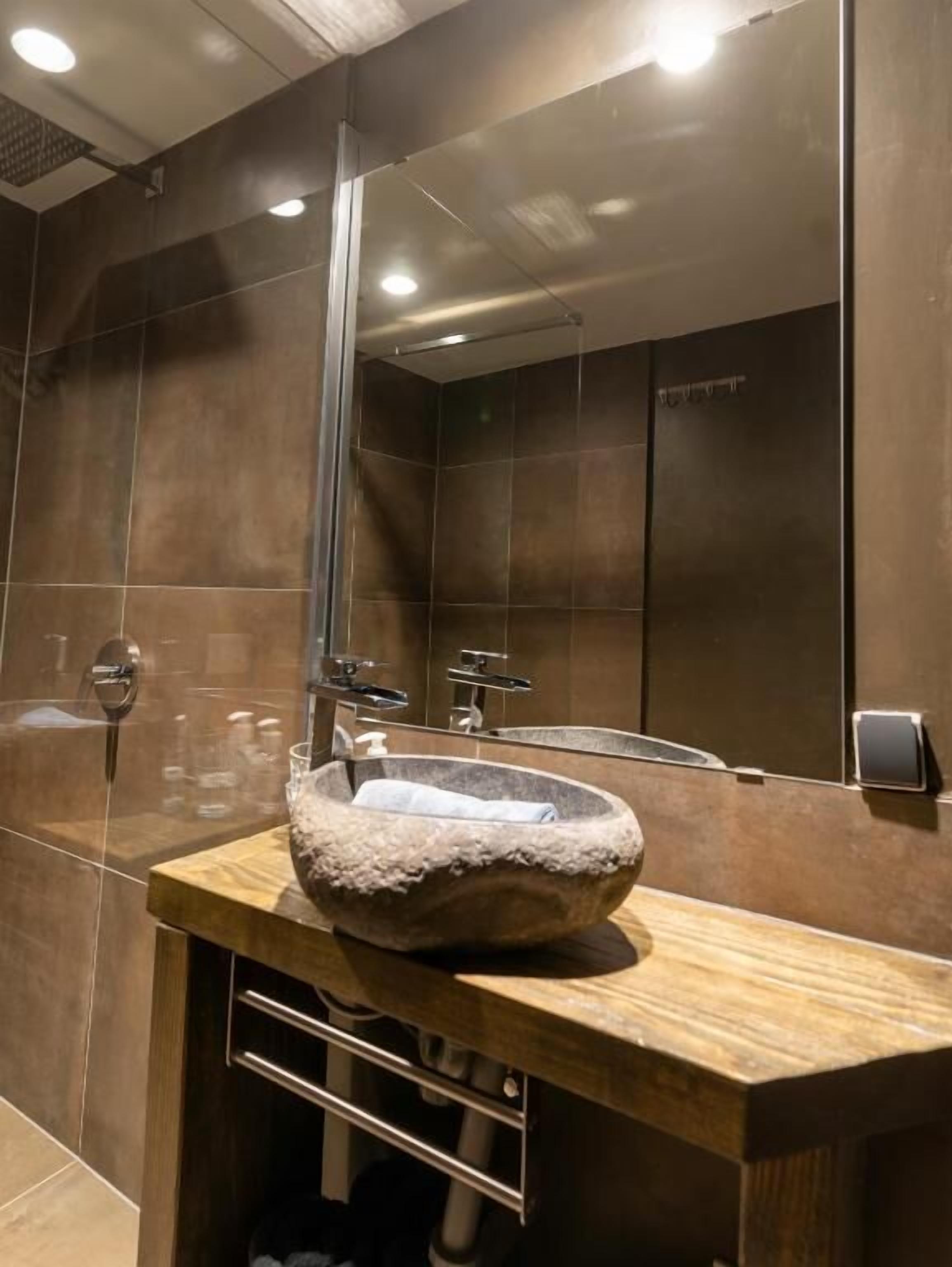 ' Meisje in Blauw ' | Bagno | Doccia, soffione a pioggia, set di cortesia gratuito, asciugacapelli