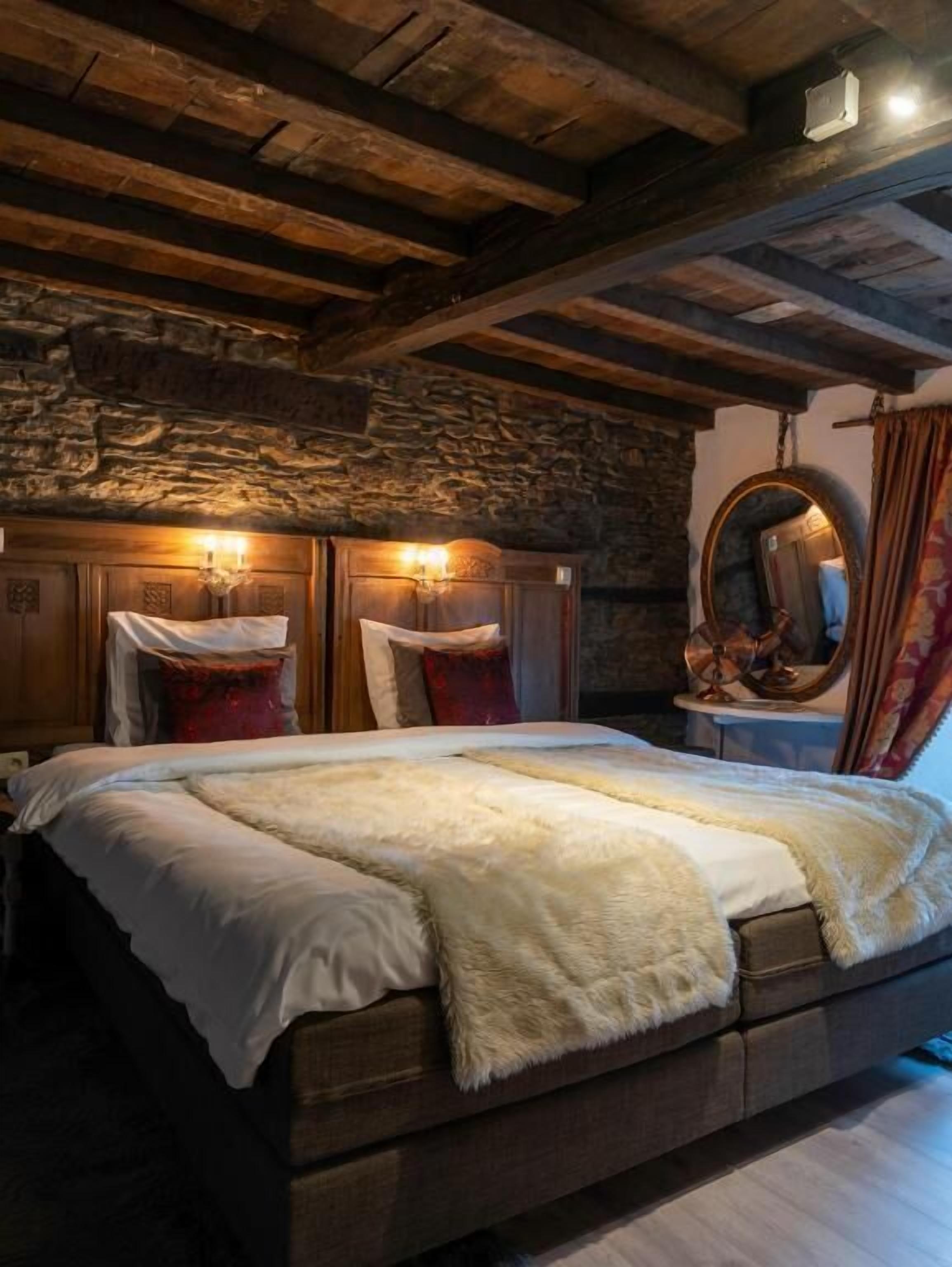 Deluxe Double or Twin Room, Courtyard View