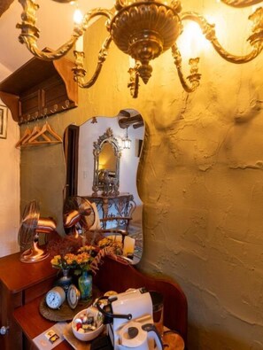 Deluxe Double or Twin Room, Courtyard View | Interior - La Vie en Rose hotel (GOUVY)