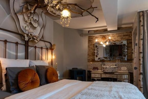 Superior suite | Verduisterende gordijnen, een strijkplank/strijkijzer, gratis wifi