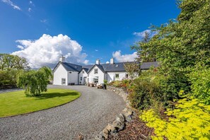 Exterior - Elegant 18th Century Country House with Cader Idris views | Cefn-Y-Maes (Brithdir)