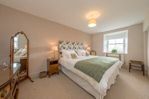 4 bedrooms, iron/ironing board, travel cot, WiFi - Elegant 18th Century Country House with Cader Idris views | Cefn-Y-Maes (Brithdir)