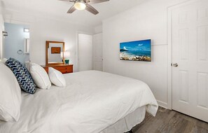 3 bedrooms, iron/ironing board, free WiFi, bed sheets - Great Location for Family fun at Jolly Roger and Boardwalk! (Ocean City)