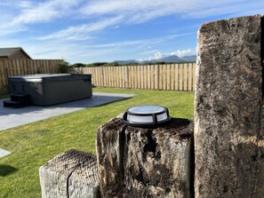 Outdoor spa tub - Large Holiday Cottage in Harlech | Bodeithin (Harlech)