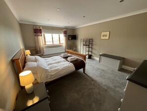 Room - Large Holiday Cottage in Harlech | Bodeithin (Harlech)