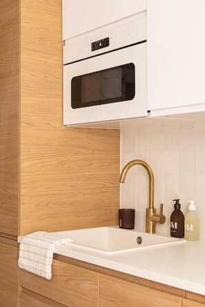 Fridge, microwave, stovetop, coffee/tea maker - Appartement 2 chambre la fayette gare du nord - 4p (Paris)