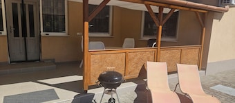Vacation home in the Puszta, near the Danube and 10 minutes from a swimming lake. Pet-friendly!