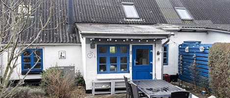 House | Outdoor dining