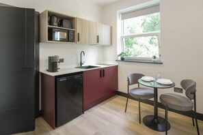 Family Apartment | Private kitchen - The Sixty 19 Stylish Studios and Apt. (Cardiff)
