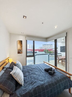 2 habitaciones, tabla de planchar con plancha y wifi gratis 