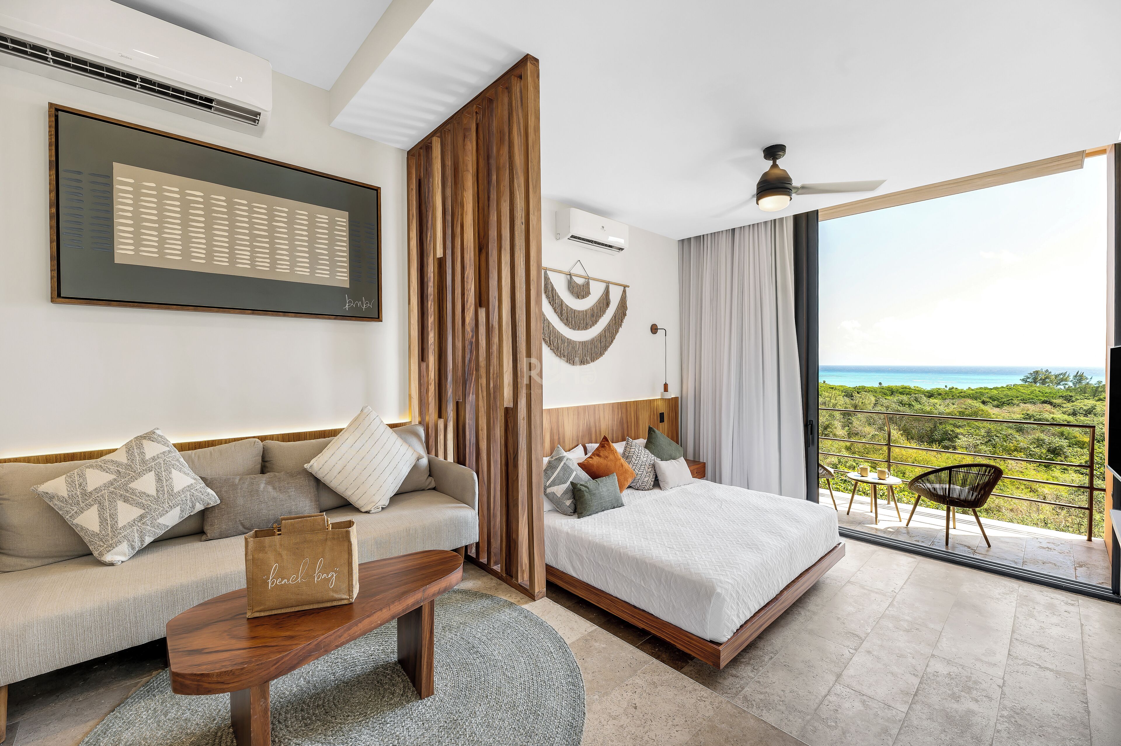 Deluxe Studio, Balcony, Sea View | Desk, laptop workspace, blackout curtains, free WiFi