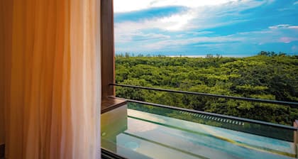 Ixuh Ocean Front 5 Ave Playa del Carmen