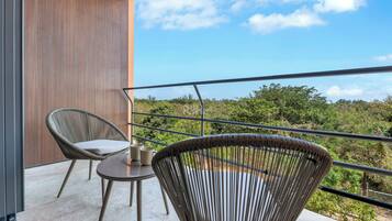 Superior Studio, Balcony, Garden View | Property grounds