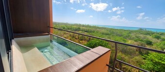 Ixuh Ocean Front 5 Ave Playa del Carmen